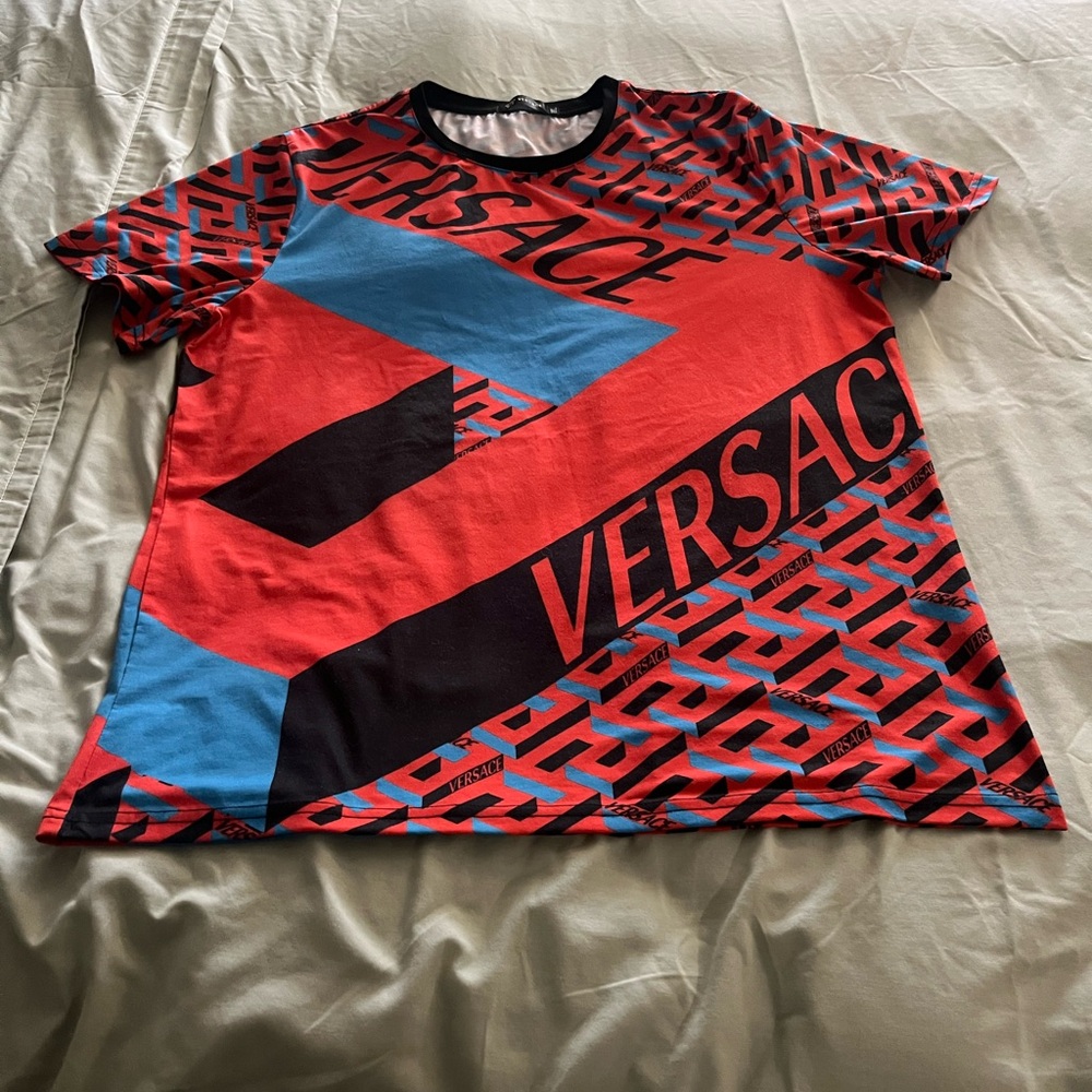 Sold|Men’s Versace T Shirt Size 3XL